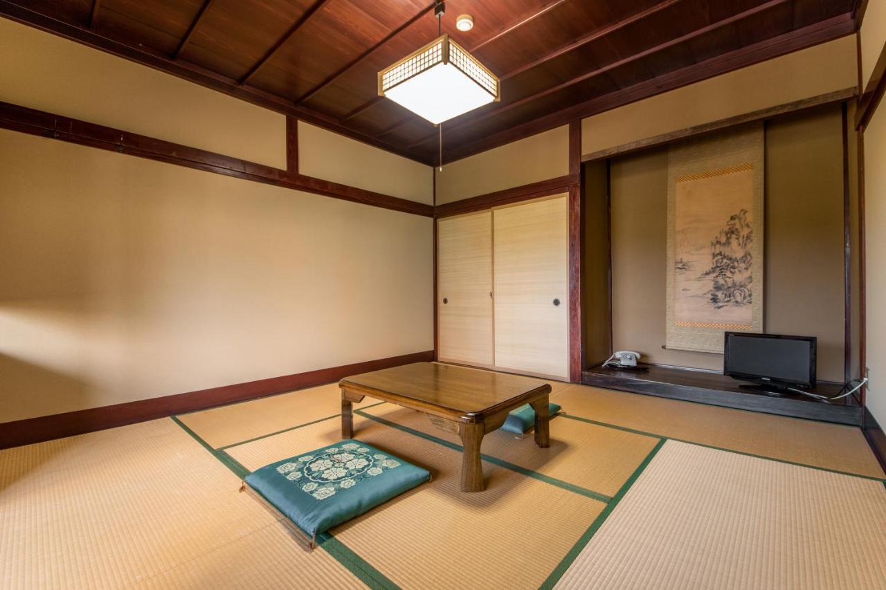 Kadokyu Ryokan Takaoka Exterior photo